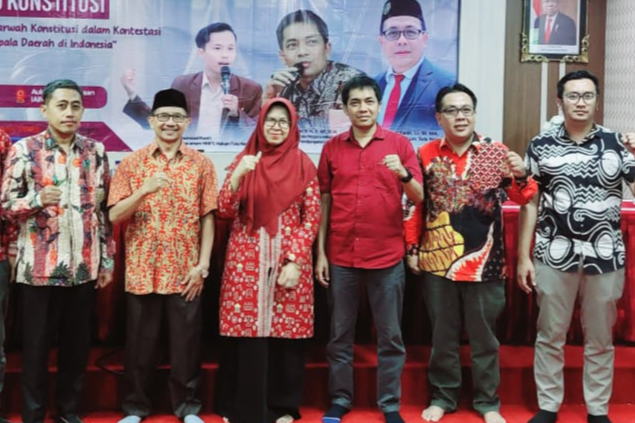 FATWA DEKAN PADA â€œDIALOG KONSTITUSIâ€ PROGRAM STUDI HUKUM TATA NEGARA FAKULTAS SYARIAH IAIN MADURA