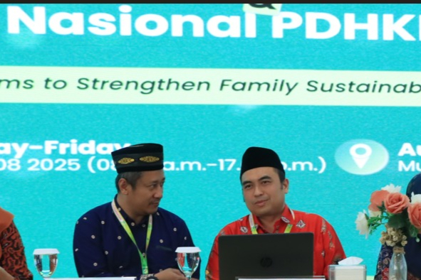 PIMPINAN DEKANAT FAKULTAS SYARIAH UIN MADURA DAN KETUA PRODI HKI DUKUNG SUKSESNYA RAKERNAS VI PDHKI DAN APHKI DI UNIVERSITAS MUHAMMADIYAH SURABAYA 6-8 AGUSTUS 2025