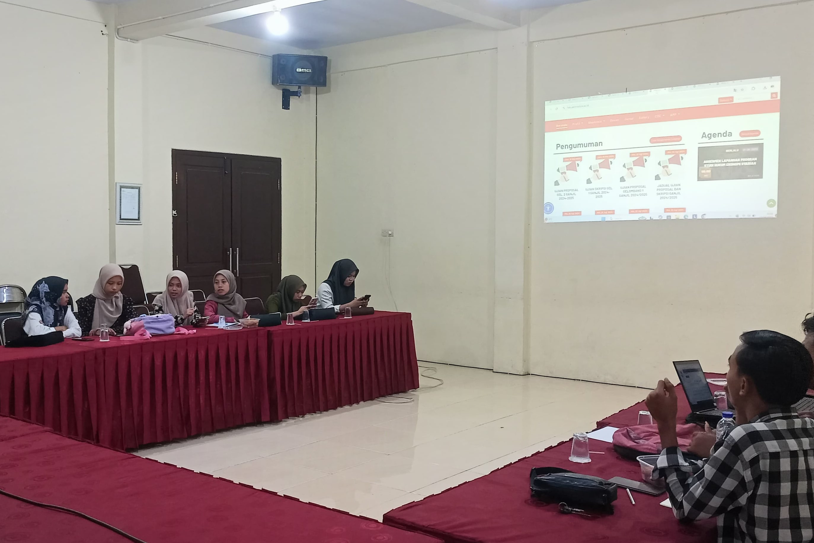 ORIENTASI PENGELOLAAN WEBSITE ORMAWA FAKULTAS SYARIAH