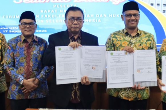 FAKULTAS SYARIAH UIN MADURA IKUT TANDA TANGANI MOU BERSAMA FORUM DEKAN FAKULTAS SYARIAH DAN HUKUM (FSH) SE-INDONESIA DAN PKS BADILAG MAHKAMAH AGUNG RI