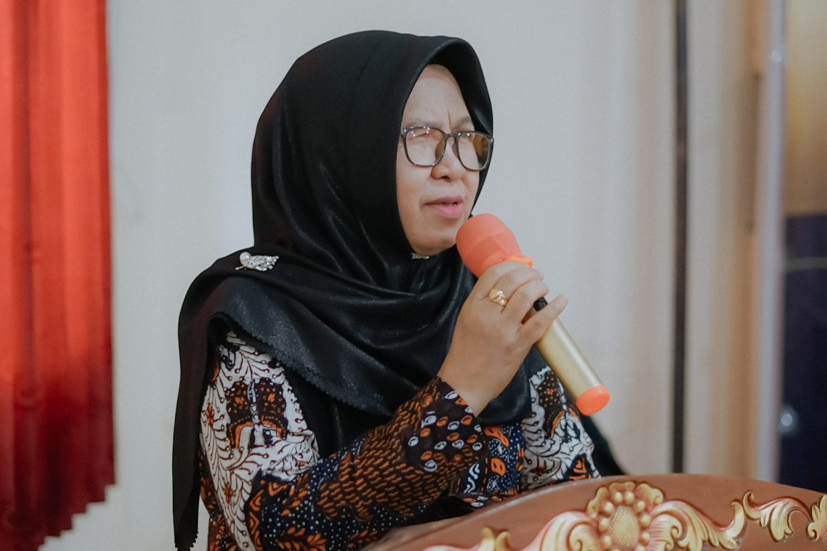 â€œPETUAHâ€ DEKAN FAKULTAS SYARIAH  PADA YUDISIUM FAKULTAS SYARIAH IAIN MADURA KE 40